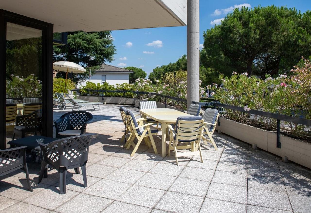 Garda Fantasy Terrazza Apartment Desenzano del Garda Exterior photo