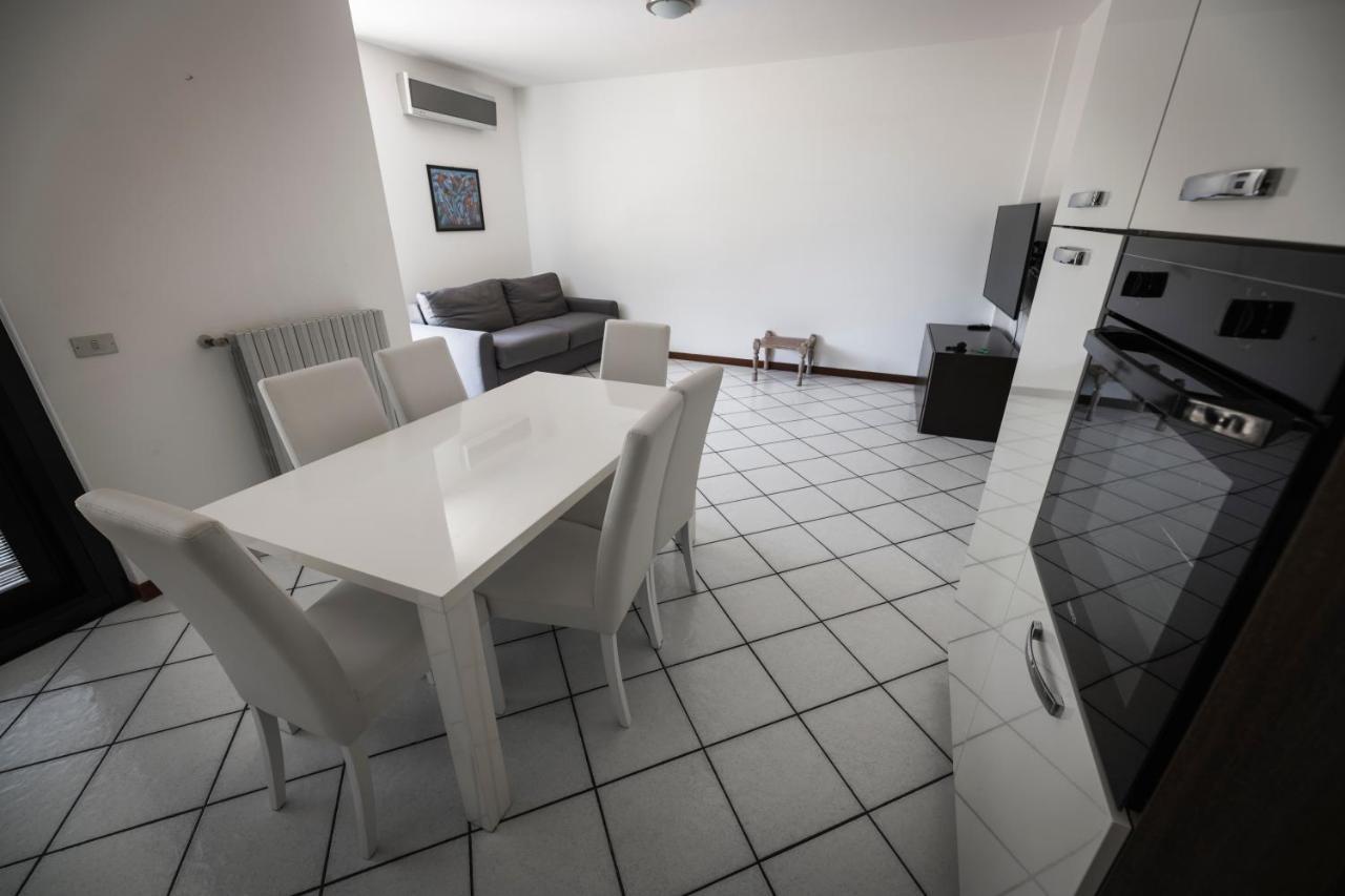 Garda Fantasy Terrazza Apartment Desenzano del Garda Exterior photo