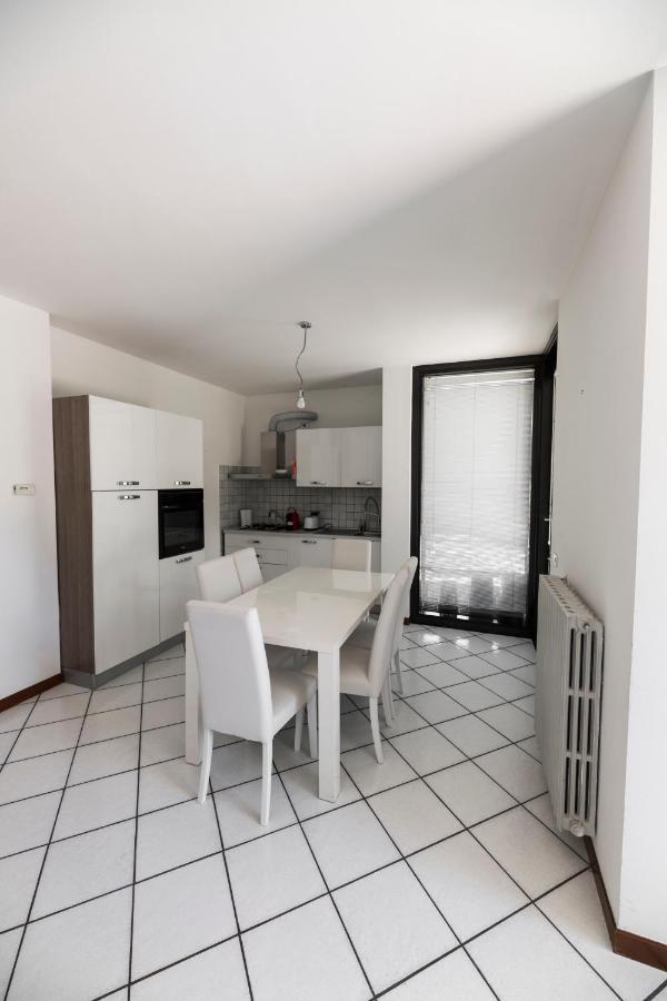 Garda Fantasy Terrazza Apartment Desenzano del Garda Exterior photo